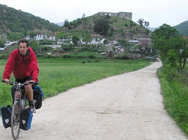 The author, between Këlcyrë and Berat