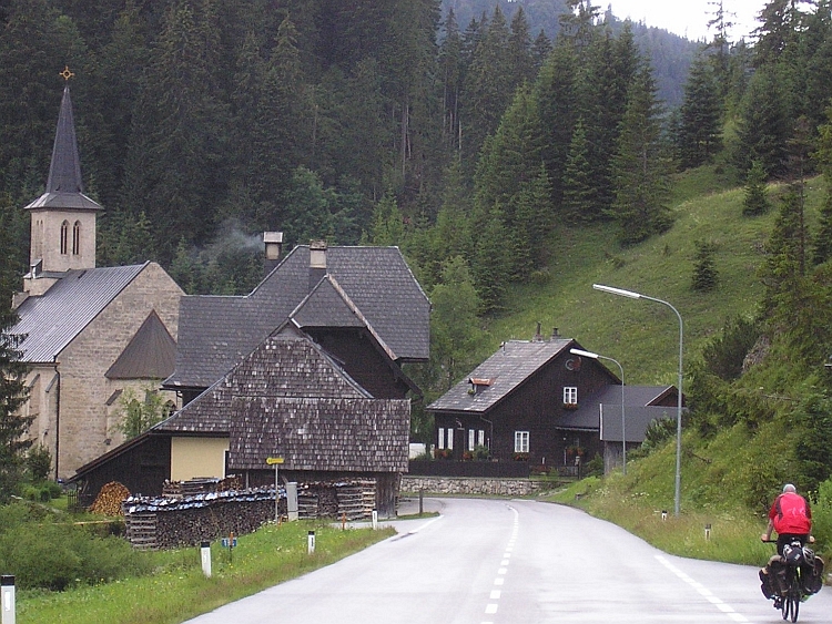 Jeroen is passing through the village of Neuhaus