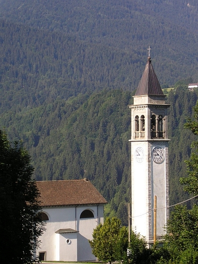 Kerk in Ovaro, Italië