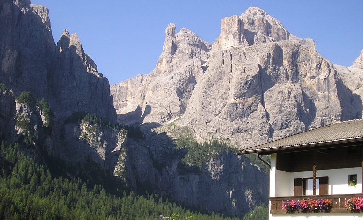 On the way to the Passo di Gardena