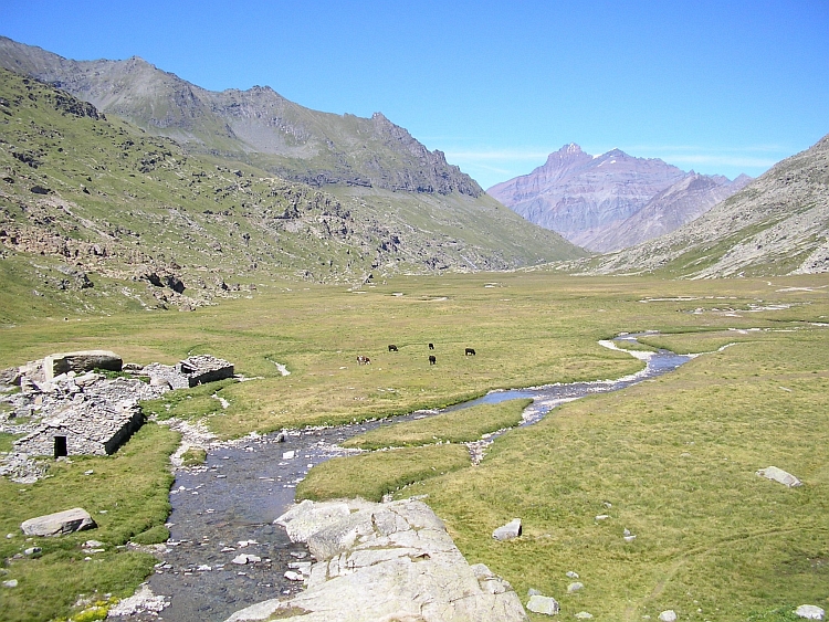 Vallei bij de Colle del Nivolet, Nationaal Park Gran Paradiso, Italië