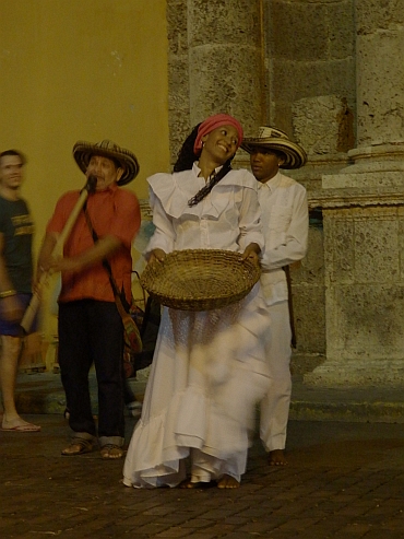 Dancers in Cartagena