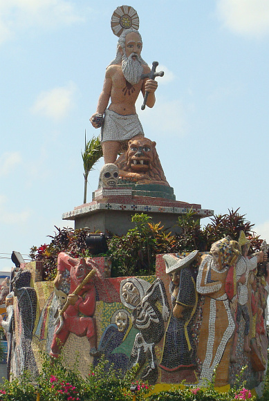 Art at a roundabout in Masaya