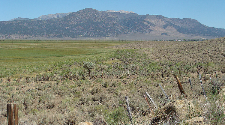 Landscape between Lee Vining and Bridgeport