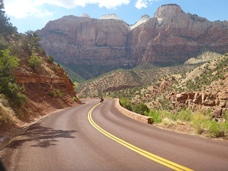 Frank op de Zion-Mt Carmel Highway, Zion National Park