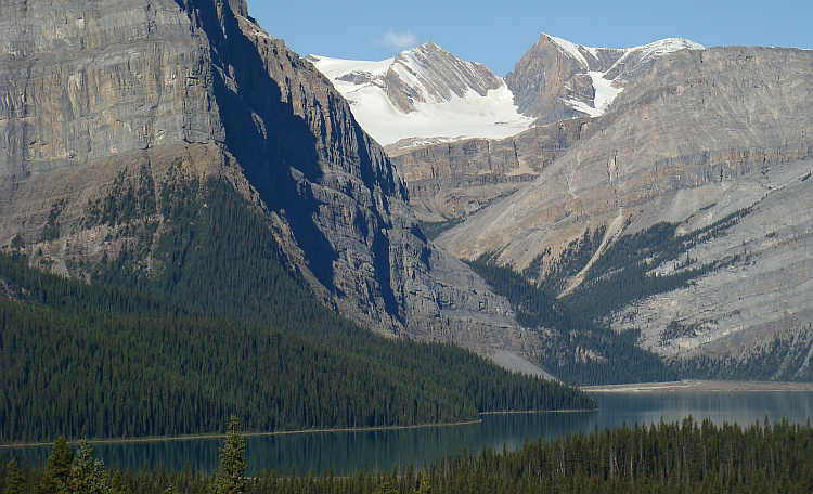 Landscape around the Icefields Parkway