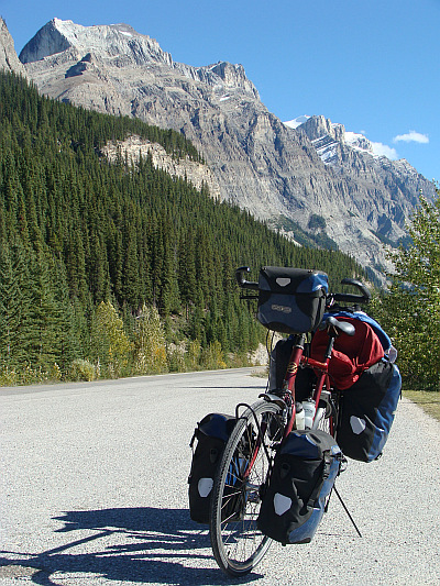 Gringo Starr proudly poses for the mountains of Jasper National Park