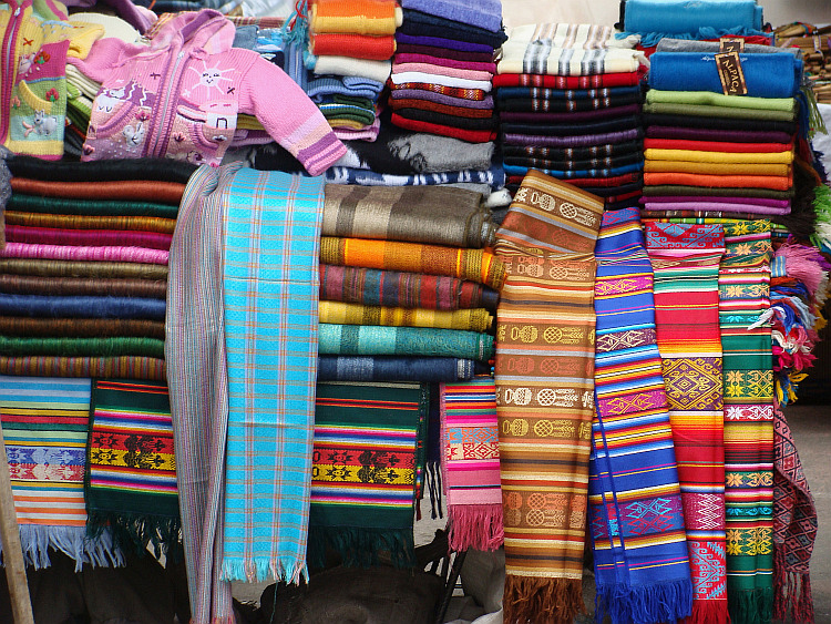 De markt van Otavalo