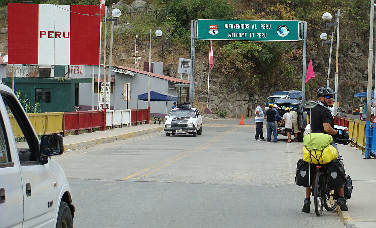 The frontier with Peru in Macará