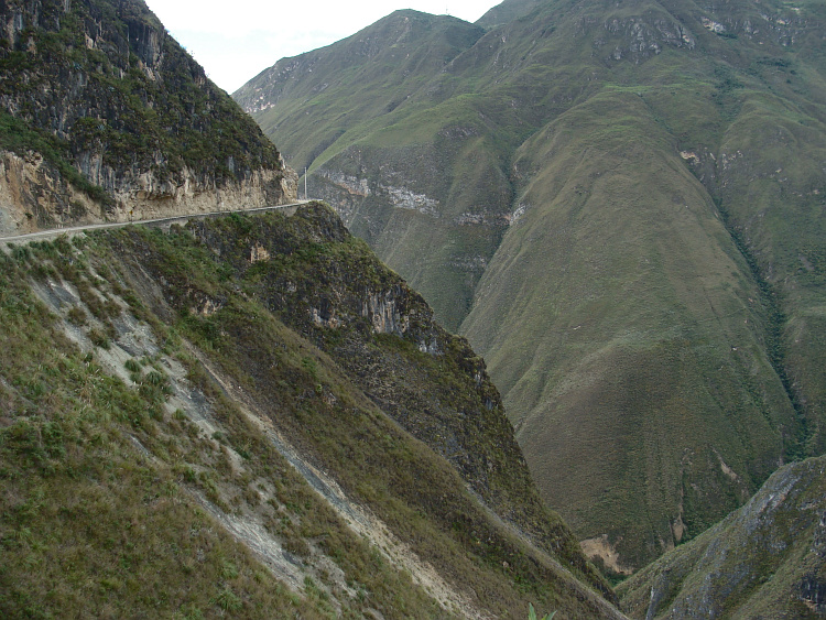 On the climb to Kuélap