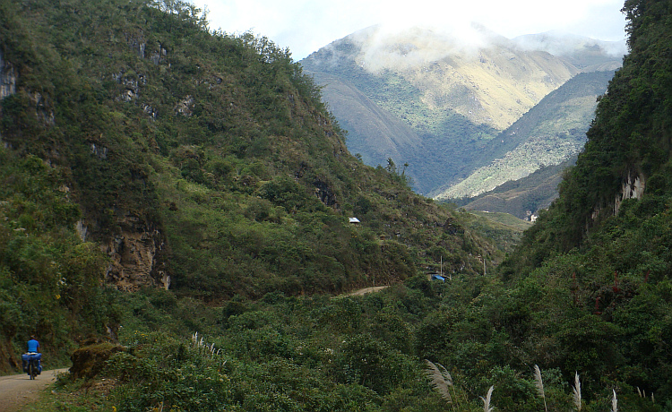 Piet approaching the Calla Calla Pass