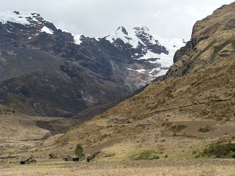 On the way from Yanamá to Chacas