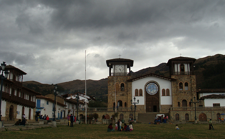 Het centrale plein in Chacas