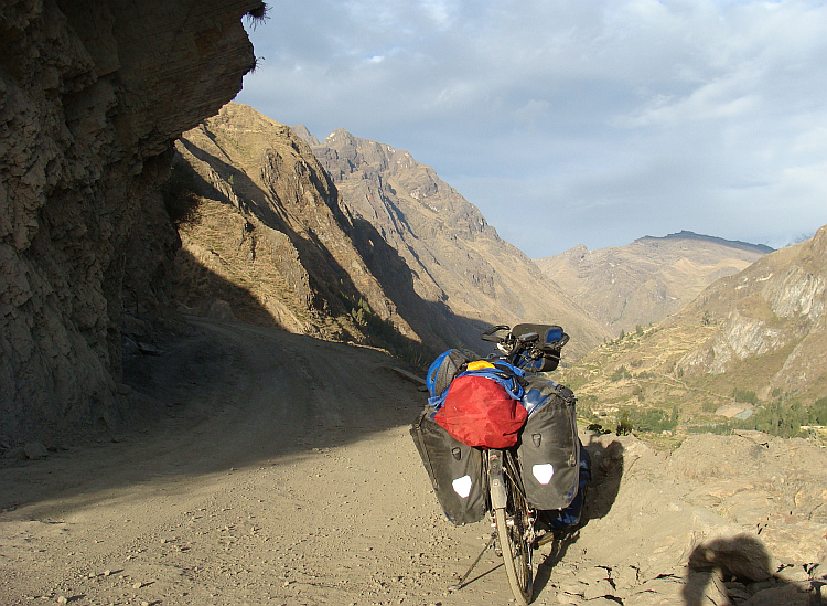 On the way from Chacas to the Punta Olímpica