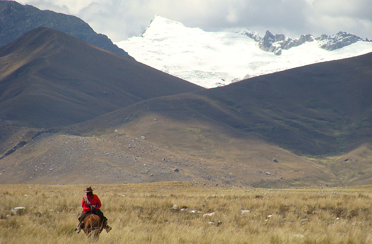 De puna en de cordillera tussen Recuay en Chavín de Huantar