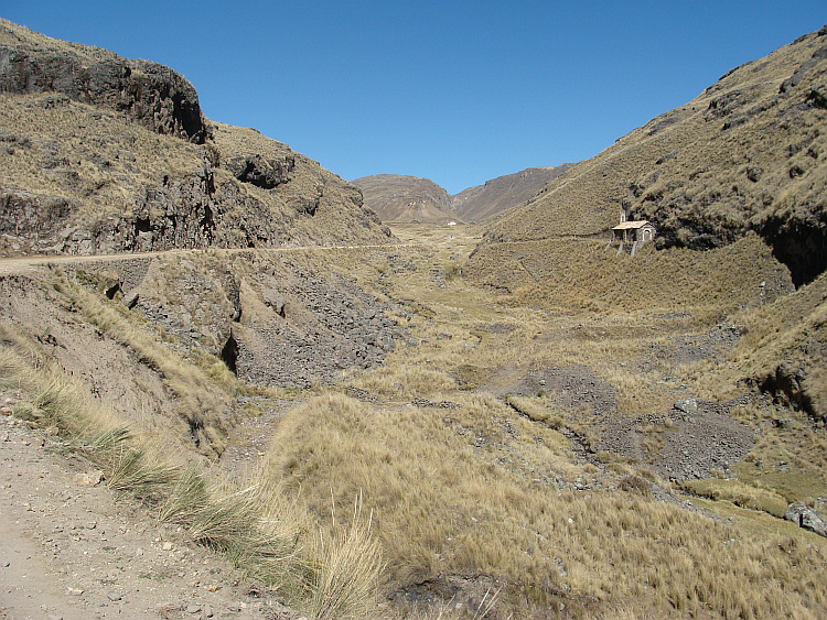 On the climb to the Abra Chonta