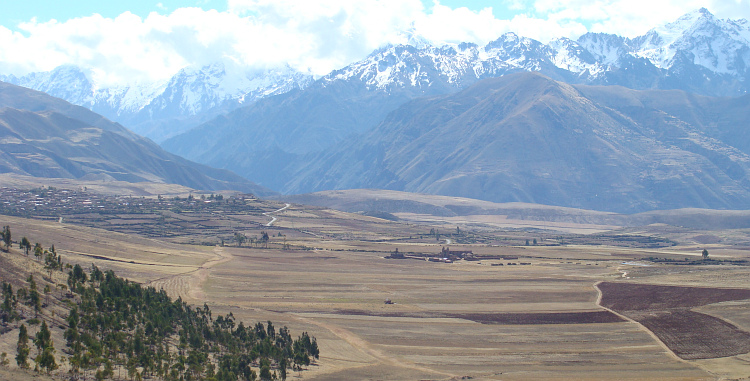 Landschap tussen Chinchero en de Valle Sagrado