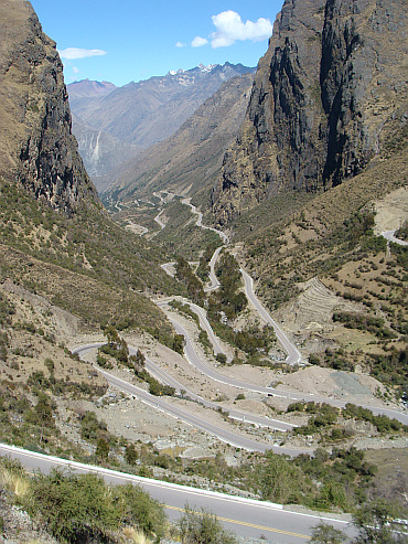 Hair pins on the climb to the Abra Malaga