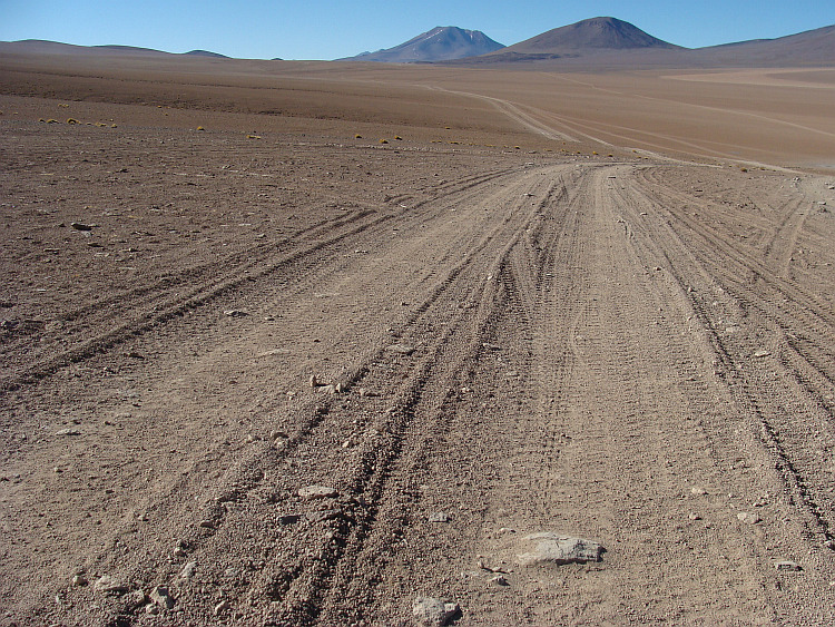 Landscape between the Hotel del Desierto and the Árbol de Piedra