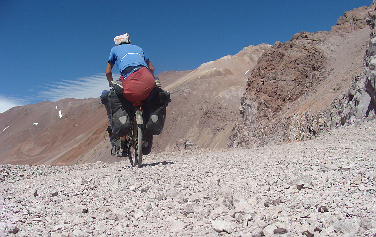 On the road from La Serena to the Paso del Agua Negro