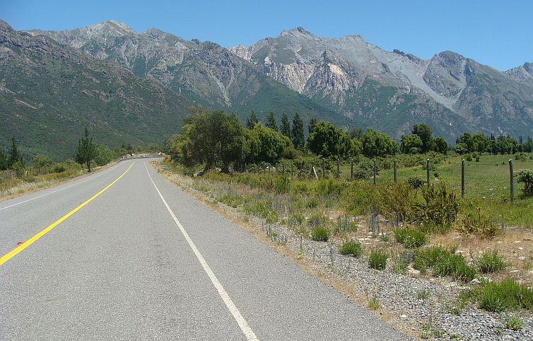 On the way to the Paso de Pehuenche