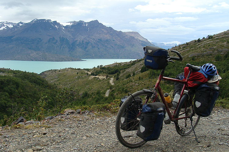 Between Lago O'Higgins and the Lago del Desierto