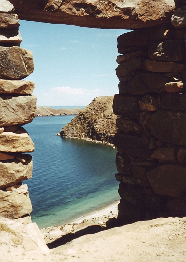 Lake Titicaca has a summer atmosphere today...