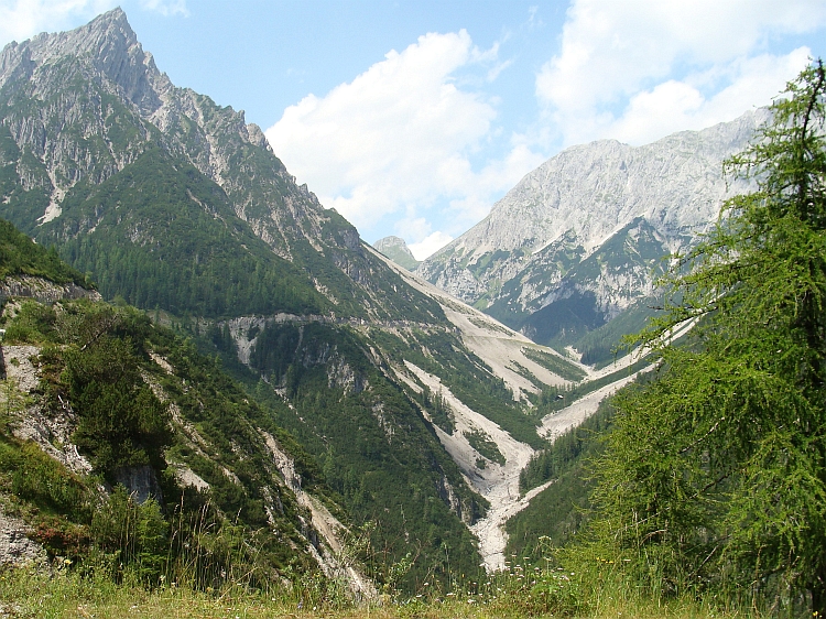 On the descent of the Hahntenjoch