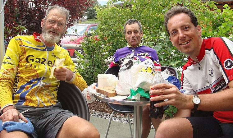 Nauders, Oostenrijk. Van links naar rechts: Frank van Rijn, Hans en ik