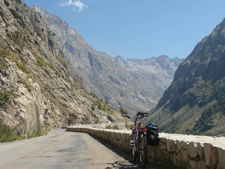 My bicycle in the heart of the Ecrins mountains on the way up to La Bérarde