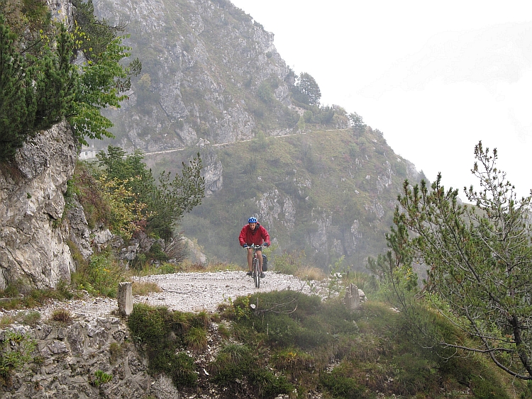 Ik op weg naar de Monte Tremalzo