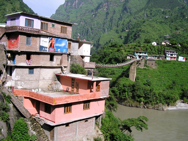 On the road from Mandi to Kullu