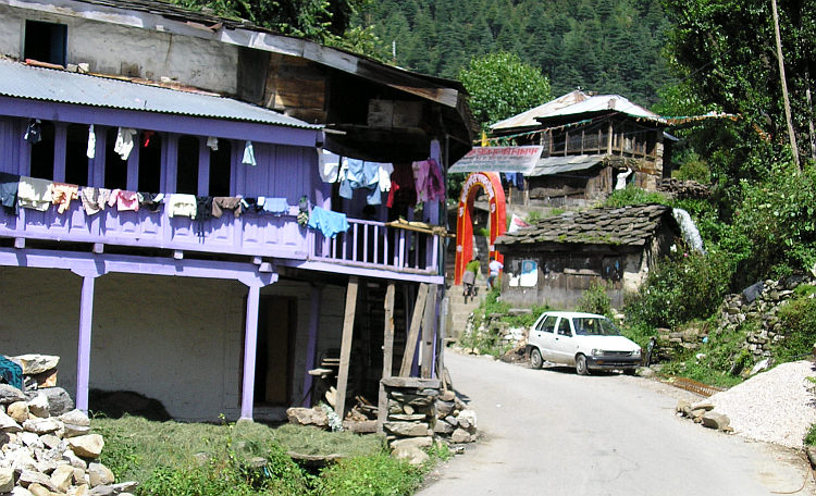 Dorpsbeeld in de Kullu Vallei