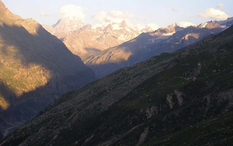 Afdaling van de Rohtang La