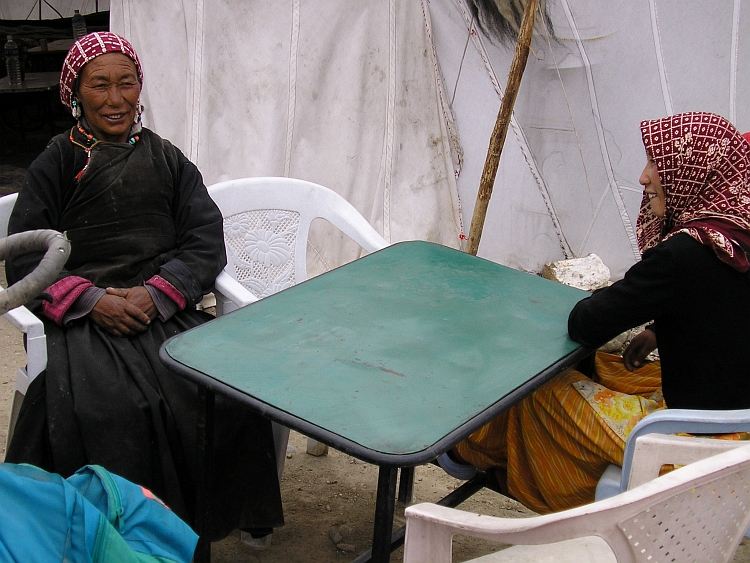 The personnel of the hotel tent in Pang