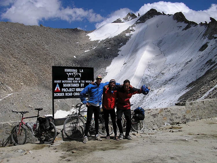 Jeroen, Willem and I on the Khardung La: Standing on the highest (?) pass of the world