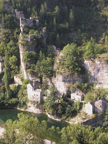 Castle on the other side of the Tarn