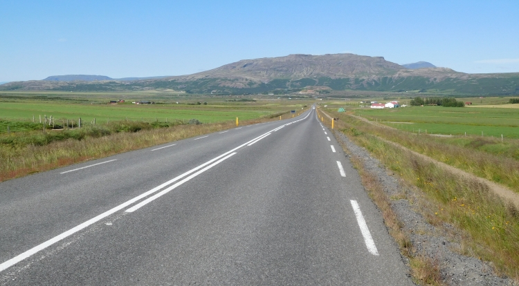 Landscape between Geysir and Gullfoss