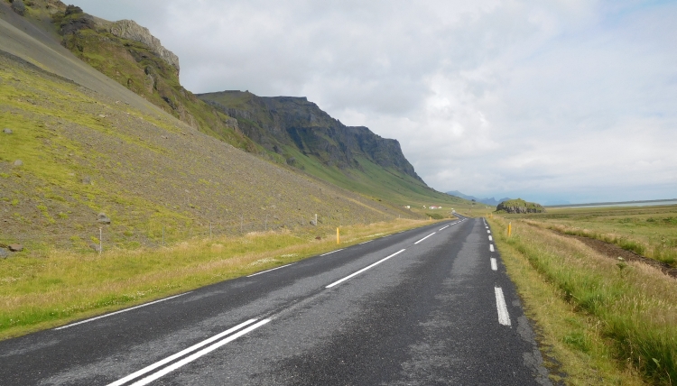 De N1 tussen Seljalandsfoss en Skógar