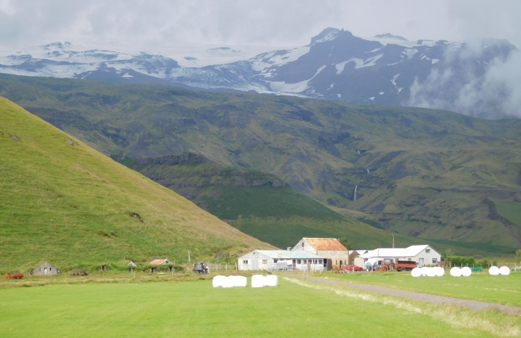 Landscape between Seljalandsfoss and Skógar