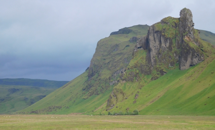 Landschap tussen Seljalandsfoss en Skógar