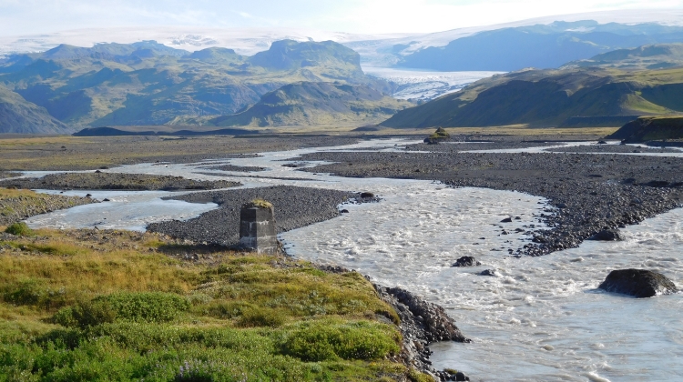 Landscape near Dyrhólaey with the ice cap Mýrdalsjökull