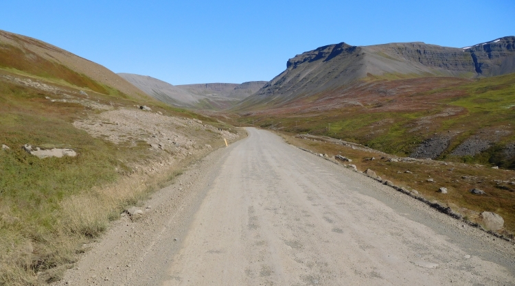 Road 60 between Þingeyri and Hrafnseyri