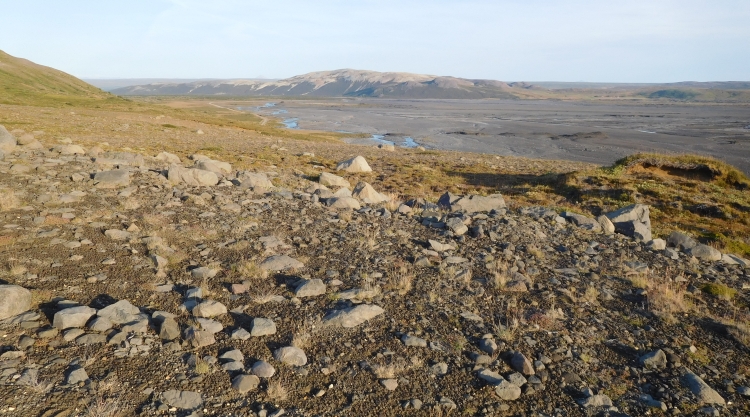 Blik terug naar Húsafell vanuit de Kaldidalur route