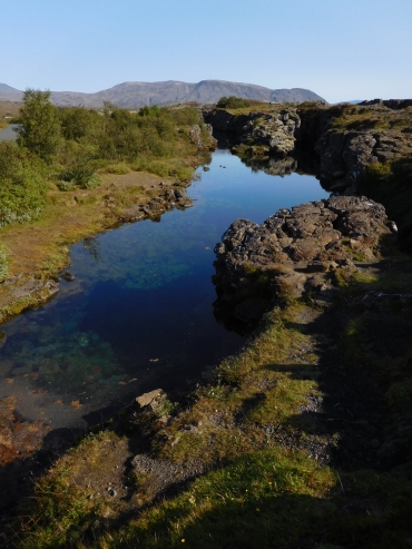 The earth cracks open in Þingvellir