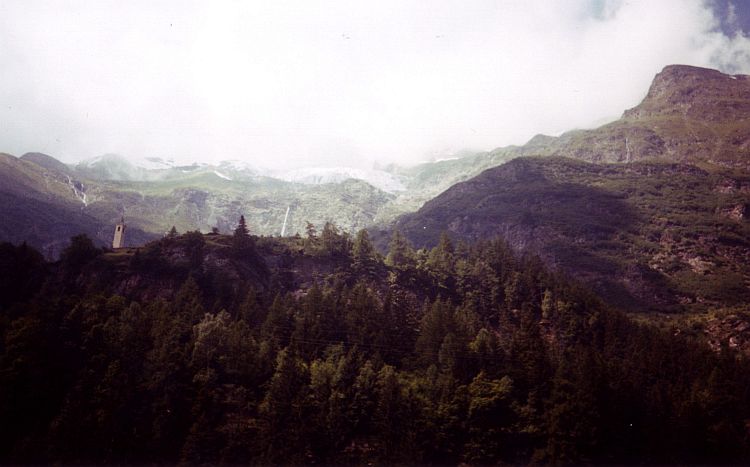 Mountain scenery on the way to the col de l'Iséran