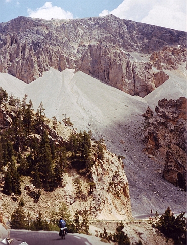 Een heleboel stenen op de Col d'Izoard