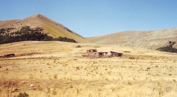 Farm in the highlands, Umbria