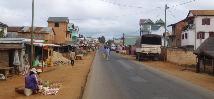 Between Ambatolampy and Antsirabe