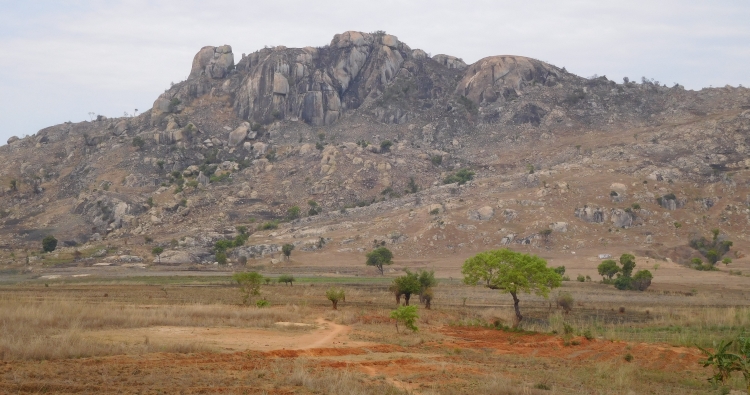 Granite landscape along the road to Ihosy